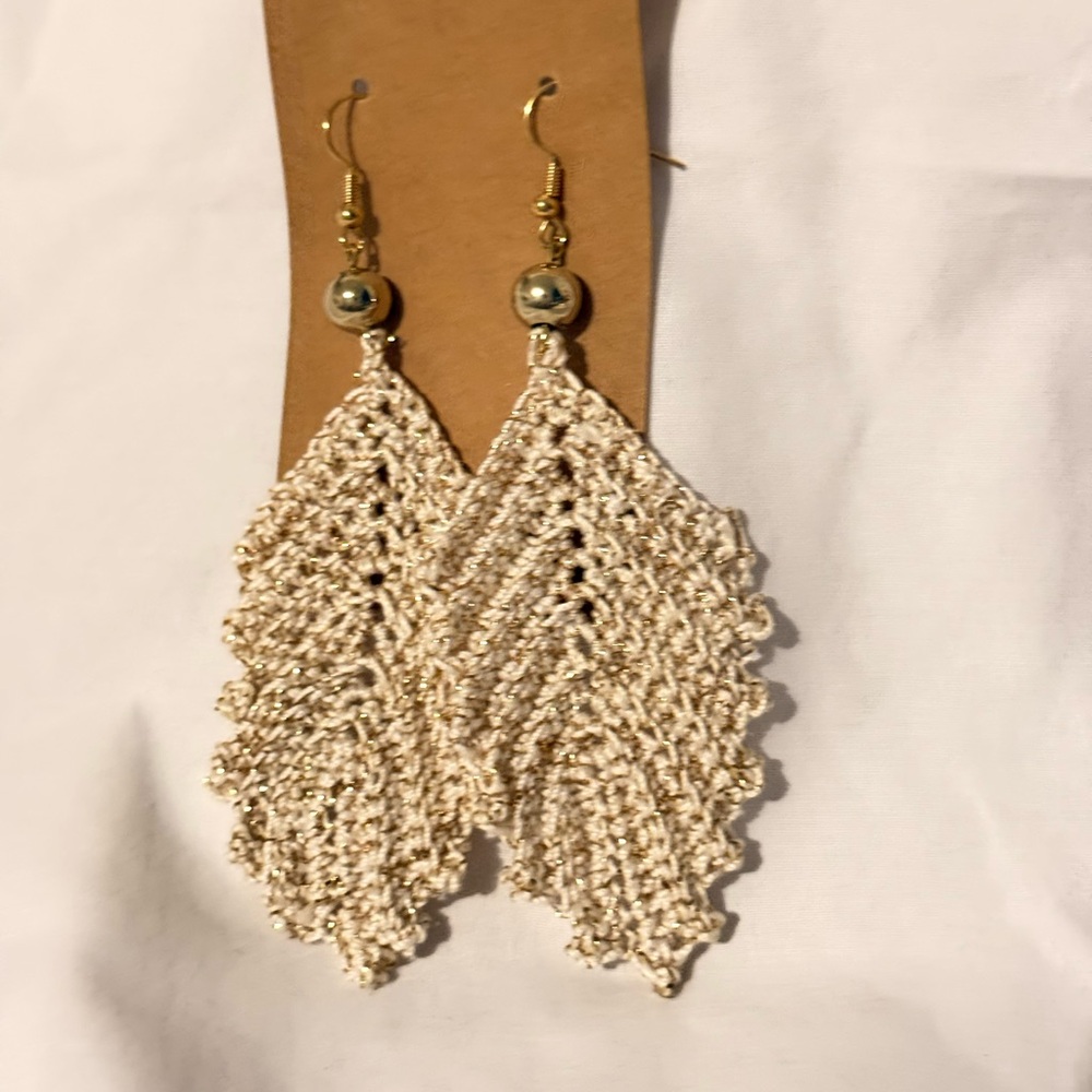 Chic Cream Leaf Earrings